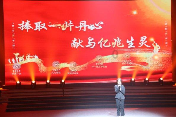 大牌、百搭、超实用的三款包包,天天背都不腻